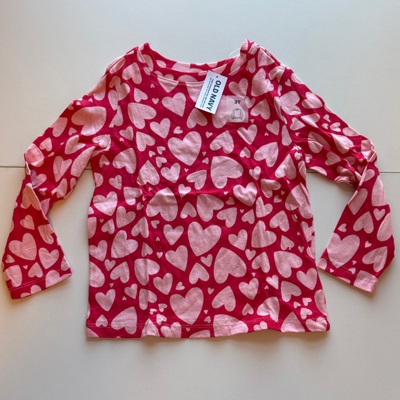 Old Navy Other - Old Navy Red Heart Print Long Sleeve Top
